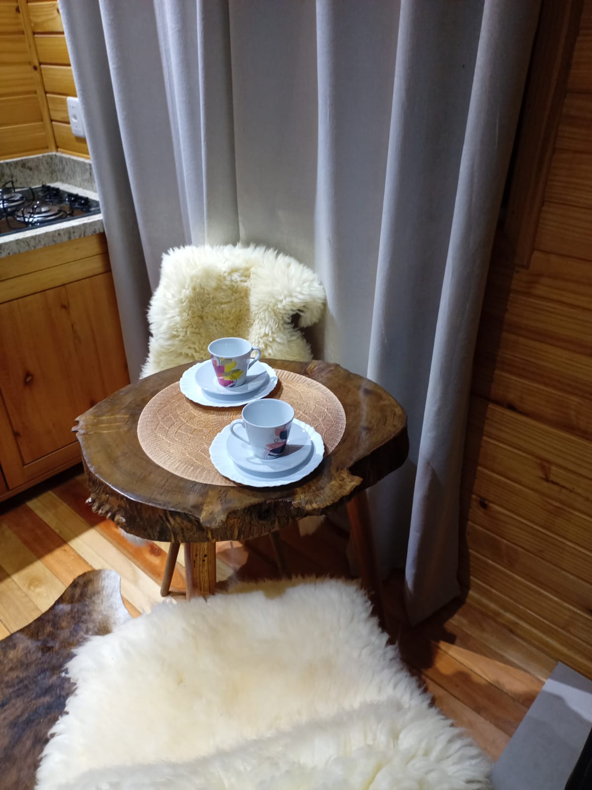 Jacuzzi com vista privilegiada do chalé Pôr do Sol